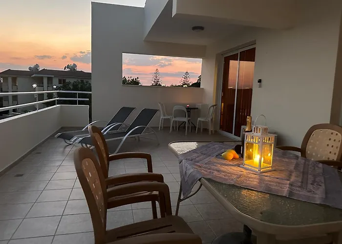 Nissi Elena - Sunshine 2 Bedroom Apt